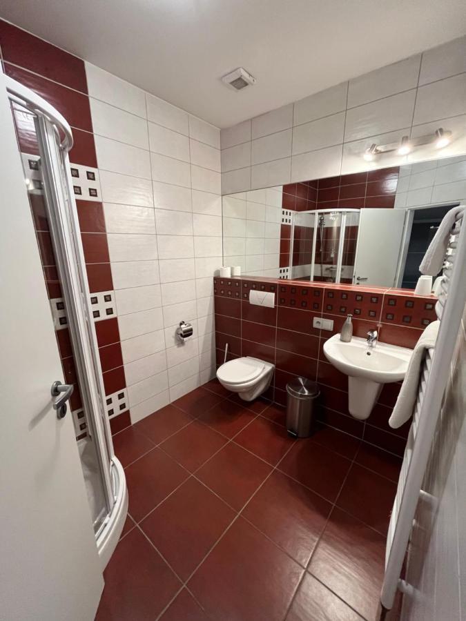 Hotel Algar โอปาวา ภายนอก รูปภาพ